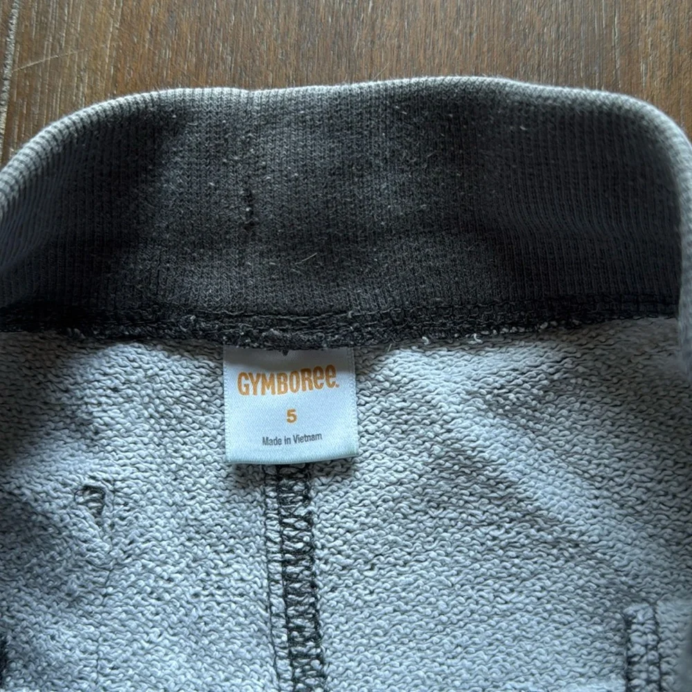 Size 5 Gymboree jogger pocketed shorts with drawstring